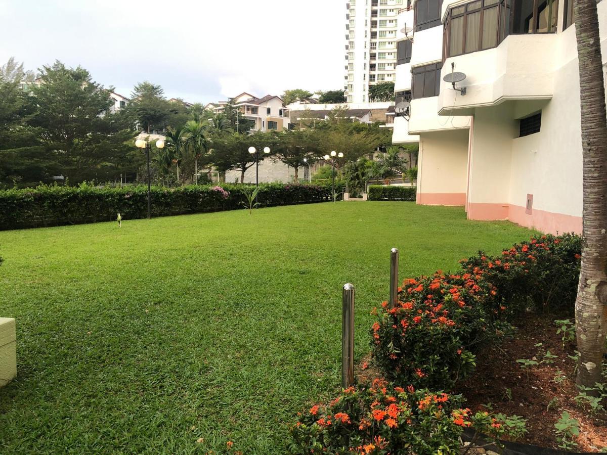 Beach Resort Home Stay Sri Sayang Apartment Batu Ferringhi 2Bedroom ภายนอก รูปภาพ